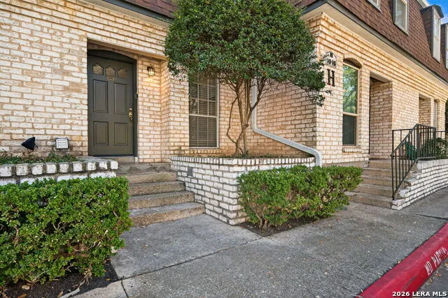 1045 Shook Avenue #145H Olmos Park, TX 78212